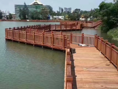 防腐木木棧道
