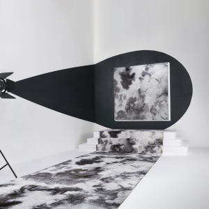 72_dpi_4LW8_Roomset_carpet_UNIQUE-TERRITOIRE_Encre_GREY_2